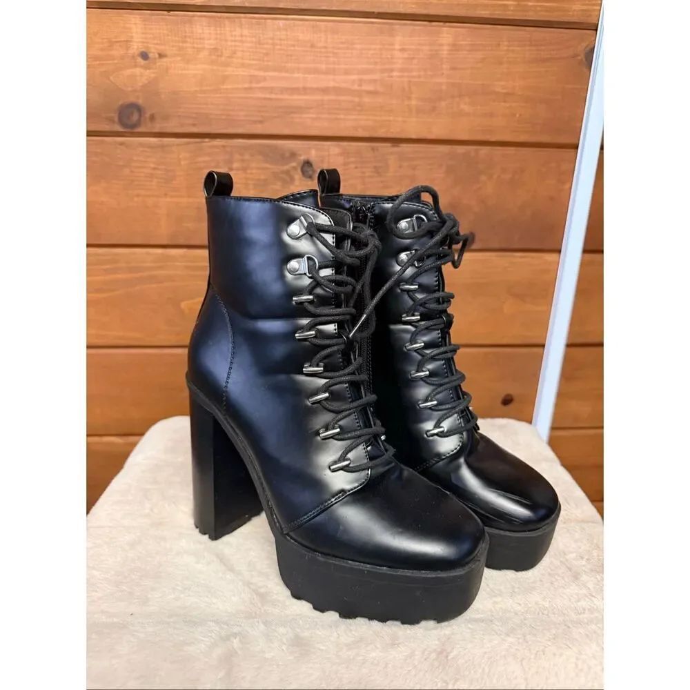 Forever 21 platform combat heels high block heel  Sz 7.5 Black
